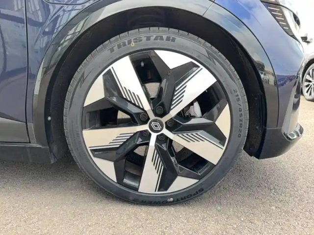 Renault Megane e-tech ev60 220 ch optimum charge — photo 12