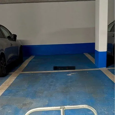 Loue double parking en enfilade aux jardins de navarre