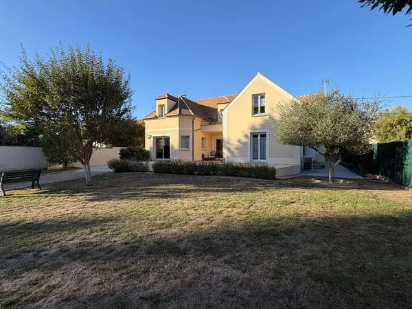 Maison 8 pièces 201 m²