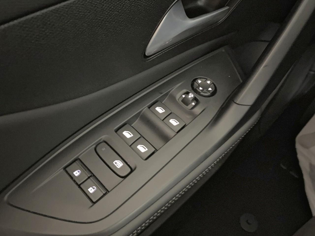 Peugeot 308 hybrid 145 e-dcs6 allure — photo 20