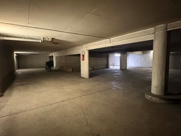 Parking à vendre - La JONQUIERE - prix négociable
