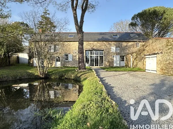 Maison 10 pièces 256 m²
