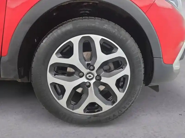 Renault Captur tce 120 energy edc — photo 29