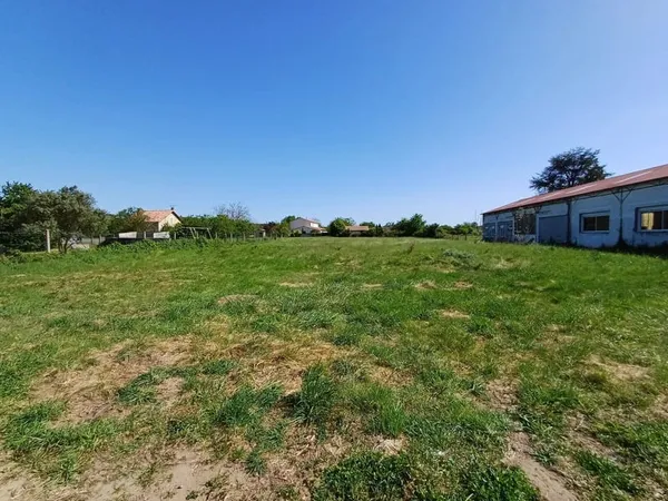 Terrain Civaux 2228m²