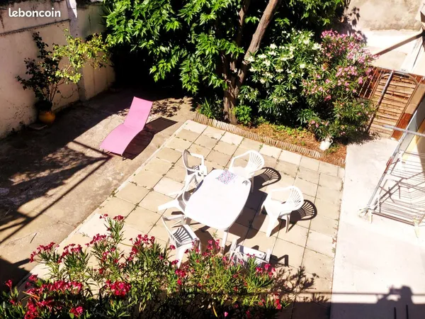 1 chambre dans magnifique T3 neuf, climatisé + grande cour - 300m remparts - bail classique