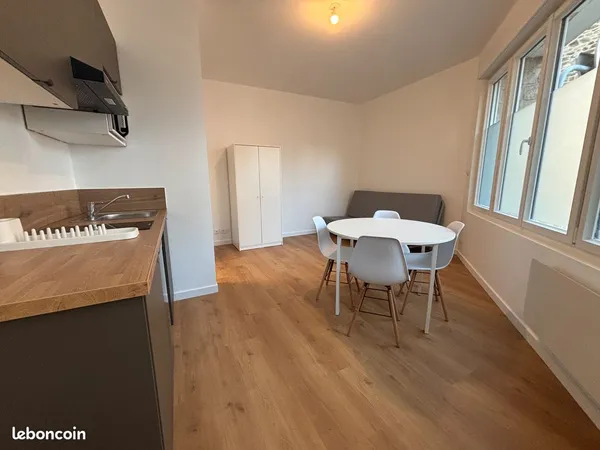 Appartement Studio 1 pièce meublé - 20m² - refait à neuf