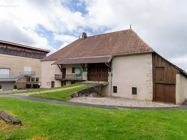 Surface brute à orchamps-vennes 130 m2