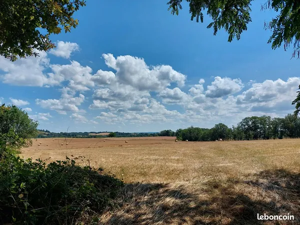 Terrain 2558 m² PARISOT