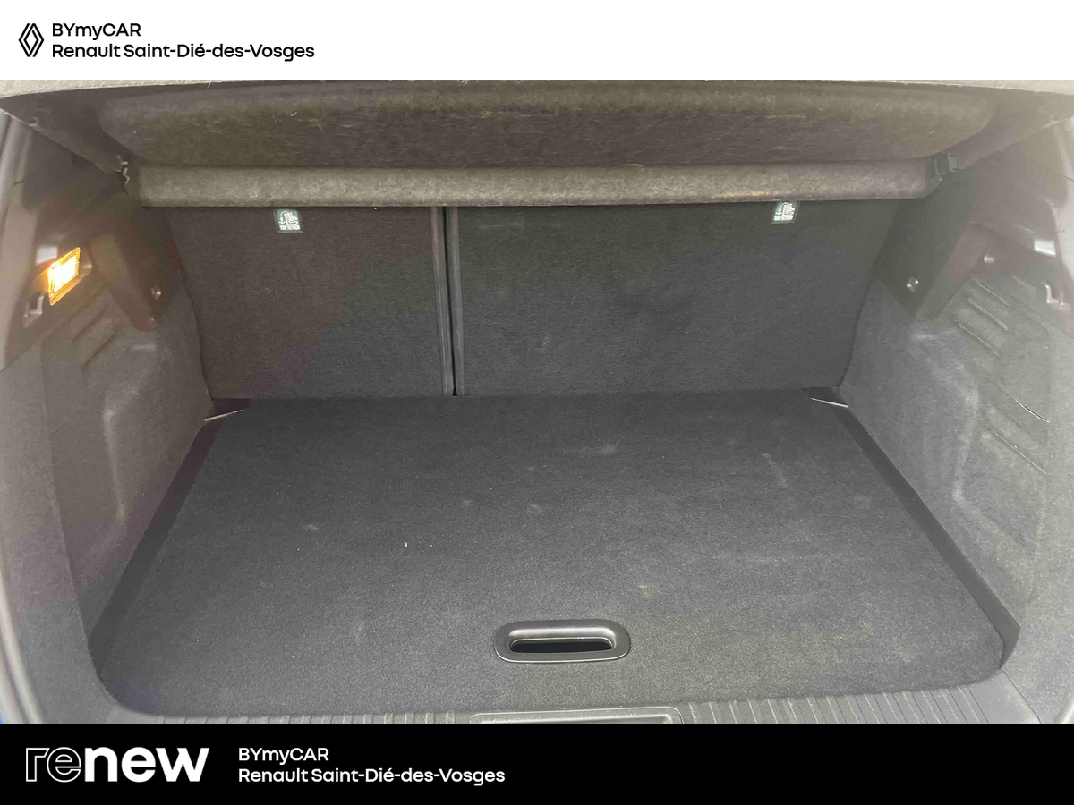 Renault Captur E-Tech 145 — photo 13