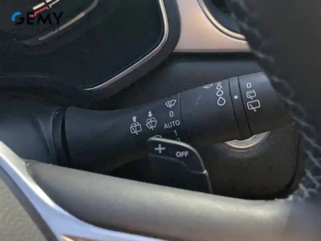 Renault Captur tce 140 edc - 21 — photo 32