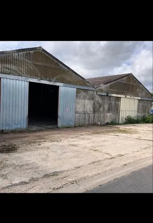 Entrepôt 1200m²