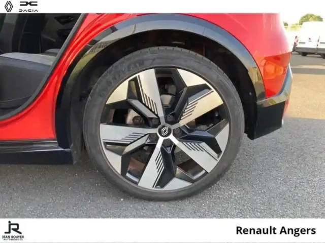 Renault Megane e-tech electric ev60 220ch techno optimum charge — photo 8