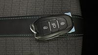 Peugeot 2008 1.2 PureTech 130ch S&S Allure Pack EAT8 — photo 16