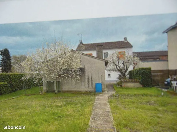 Vends maison plus terrain constructible de 2400 m2