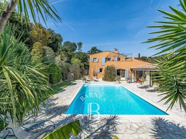 Saint-Paul de Vence - Élégante bastide provençale