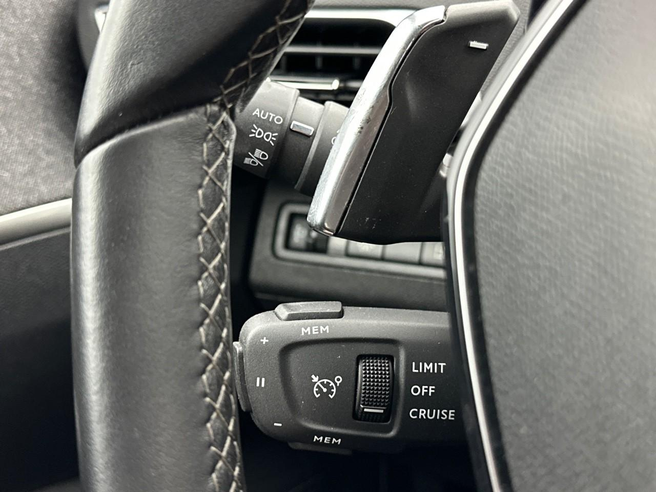 Peugeot 3008 hybrid 225 e-eat8 allure pack — photo 17