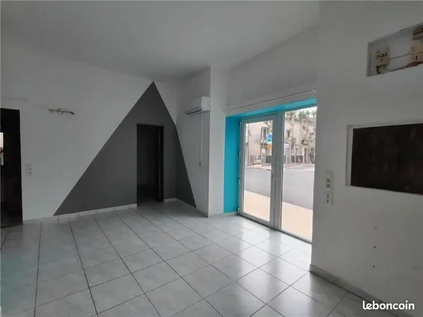 Local 40 m² Tulette