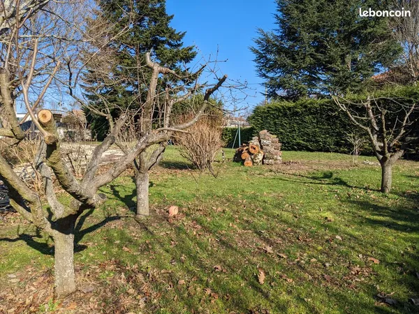 Terrain constructible 730m² - 20 mn de Vienne 105 000