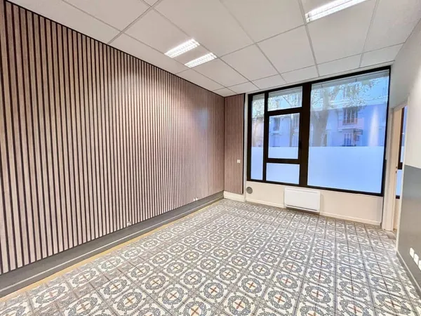 Local commercial 1 pièce 36 m²