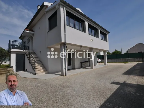 Maison 8 pièces 240 m²