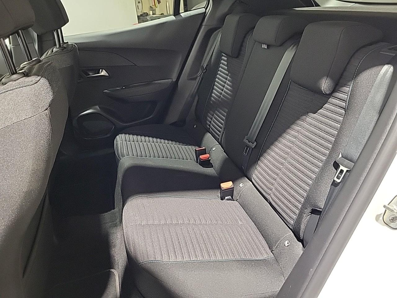 Peugeot 2008 puretech 100 s&s bvm6 style — photo 13