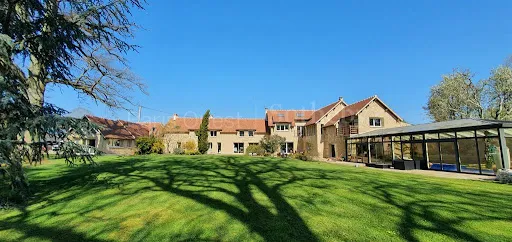 Maison 20 pièces 750 m²