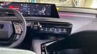 Peugeot 5008 Hybrid 145ch GT e-DCS6 — photo 10
