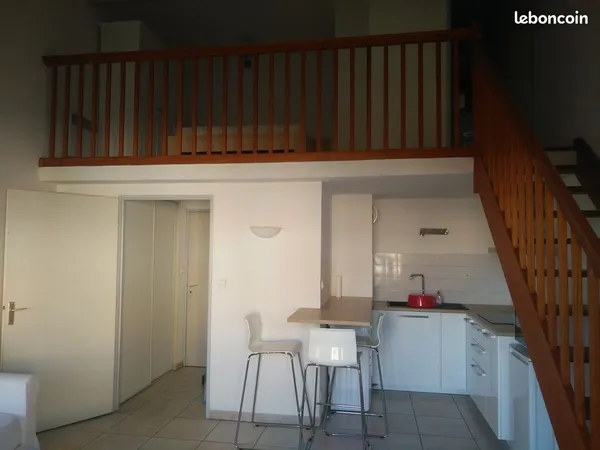 T2 Meublé en Duplex 34m² dernier étage avec balcon et parking