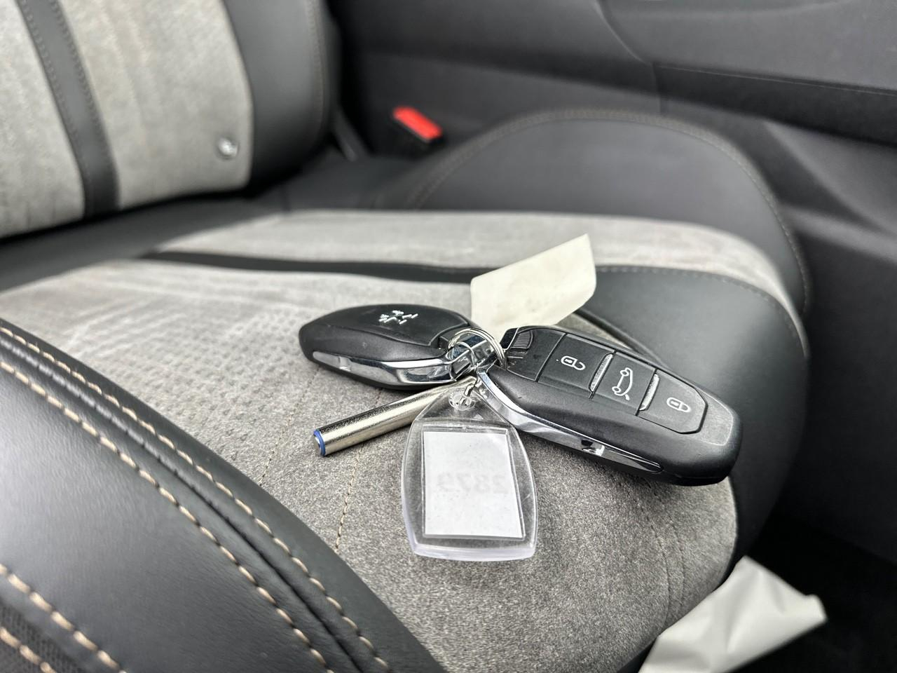 Peugeot 3008 hybrid 225 e-eat8 gt — photo 36