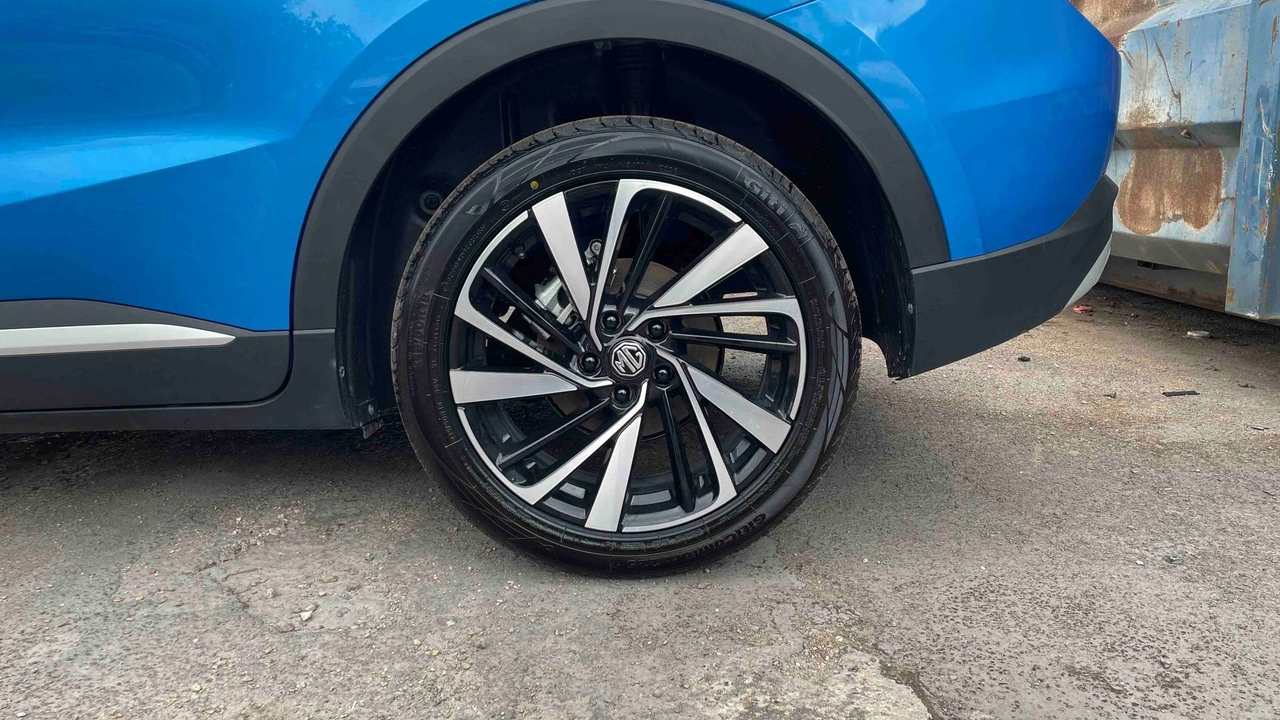 MG ZS 1.5 L Hybrid+ 197 ch — photo 23