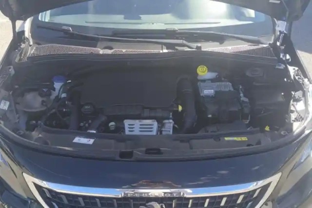Peugeot 2008 1.2 puretech 110ch s&amp;s bvm5 — photo 16