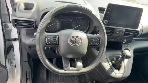 Toyota ProAce City 1.5L D-4D 102 - Active – 2024 – 68515 km – Diesel – Boîte Manuelle — photo 32