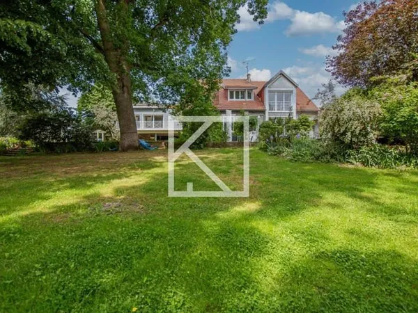 Villa 11 pièces 300 m²