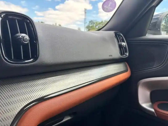 Mini Countryman cooper se  125ch + 95ch yours all4 bva6 — photo 12
