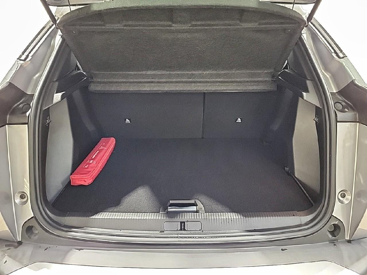 Peugeot 2008 puretech 130 s&s eat8 allure — photo 14