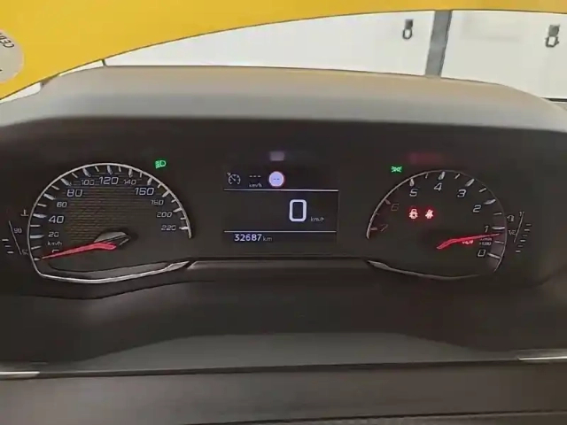 Peugeot 208 puretech 75 s&amp;s bvm5 — photo 10