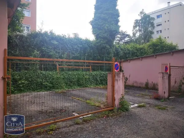 Stationnement Location Saint-Julien-en-Genevois   100€