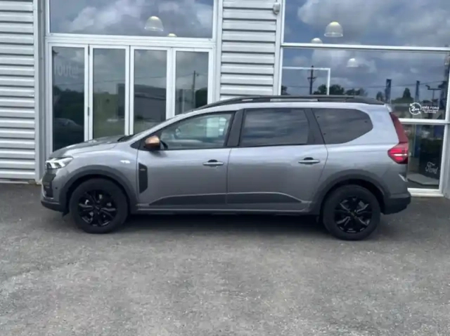 Dacia Jogger 1.0 tce 110ch extreme 7 places -24 — photo 24