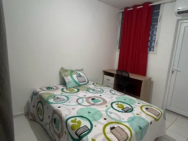 1 Chambre disponible dans F5
