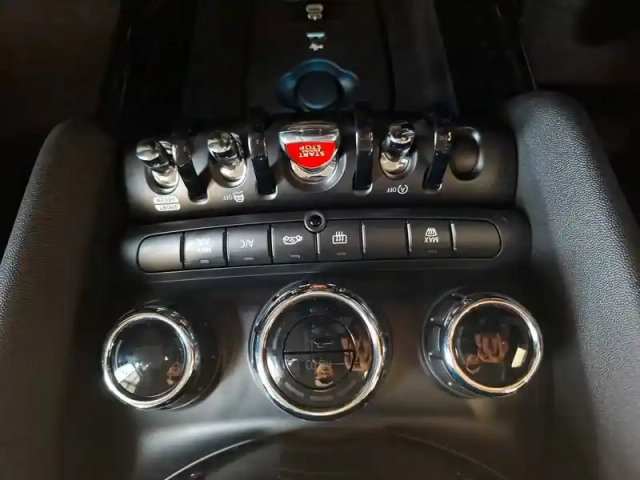 Mini Mini hatch 3 portes cooper 136 ch dkg7 — photo 20