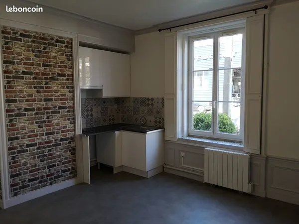 NOAILLES, T1 en centre vile