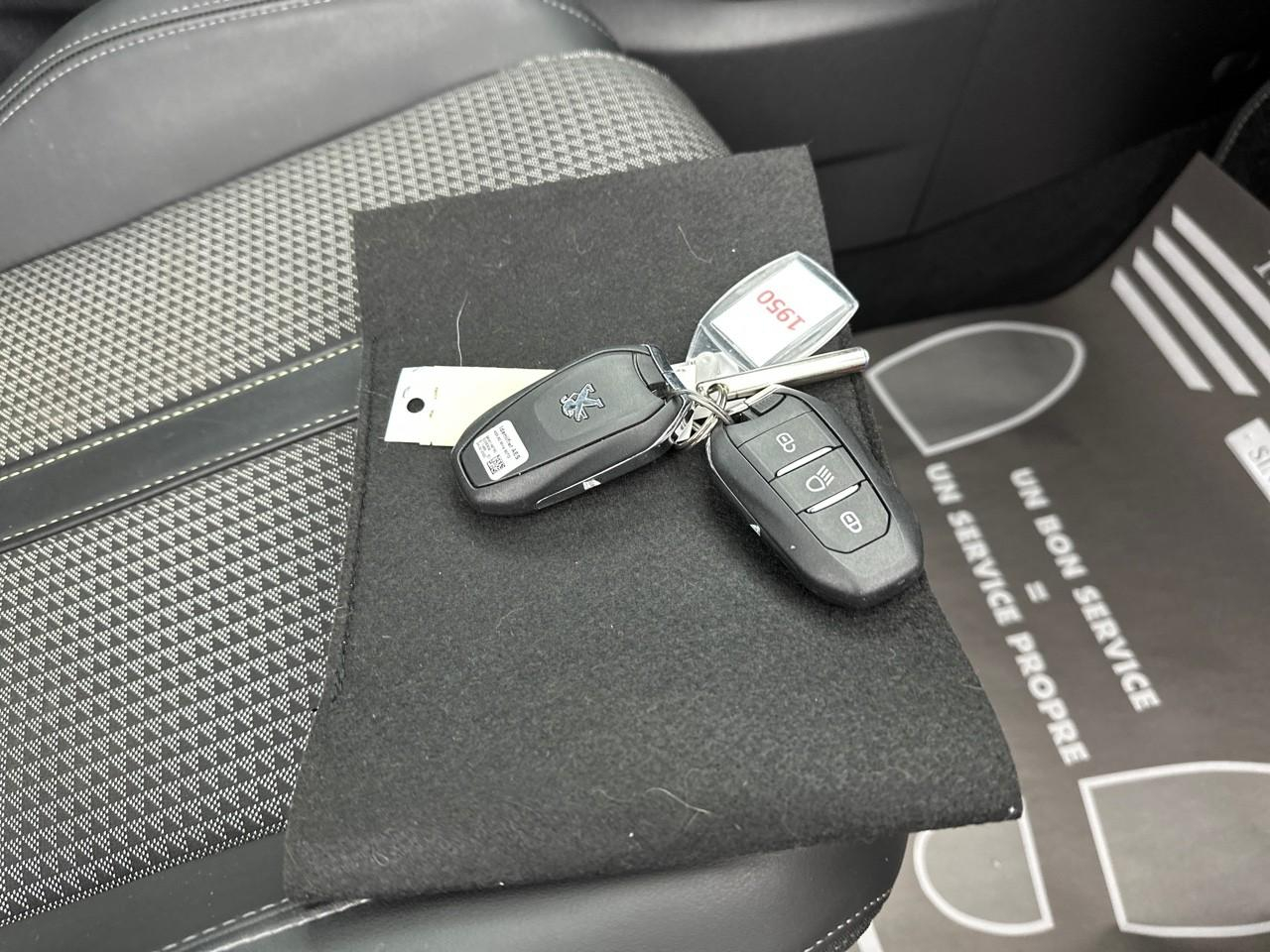 Peugeot 2008 puretech 130 s&s eat8 gt — photo 33
