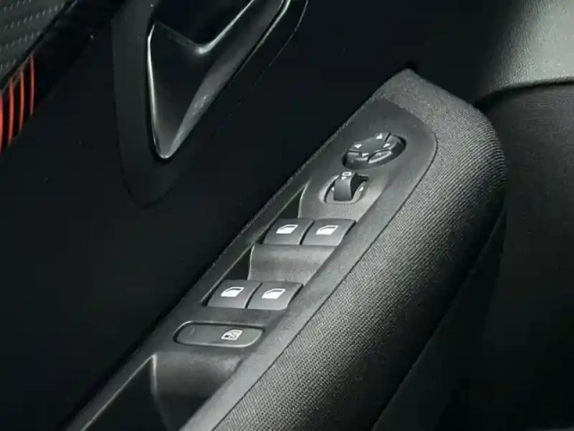 Peugeot 208 1.2 puretech 75ch s&amp;s style — photo 9