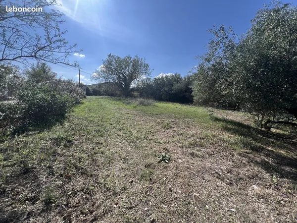 Terrain 680 m² Lirac