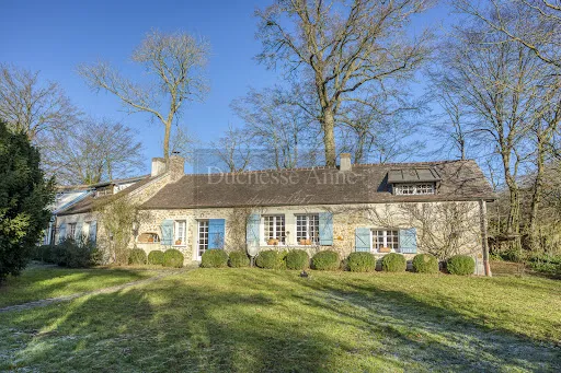 Propriété 7 pièces 240 m²