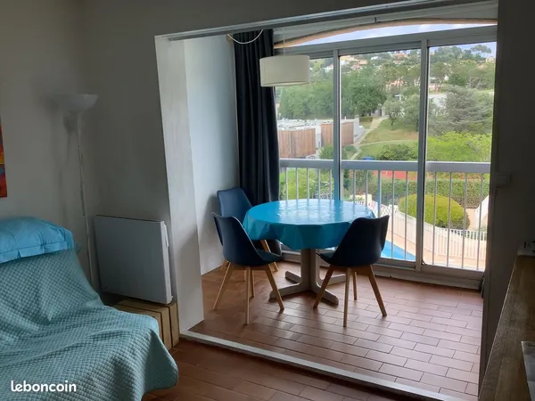 À vendre studio jolie vue piscine et jardins,résidence sécurité