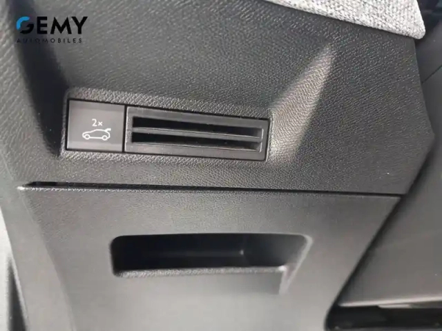 Peugeot 5008 hybrid 145 ch e-dcs6 — photo 21