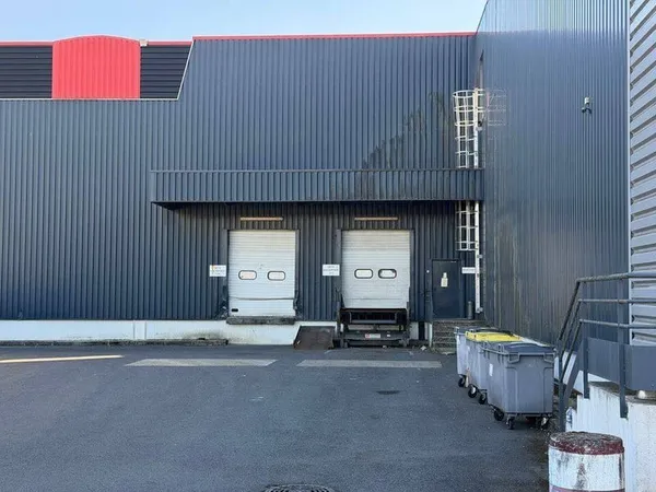 Local d'activité 1400 m²