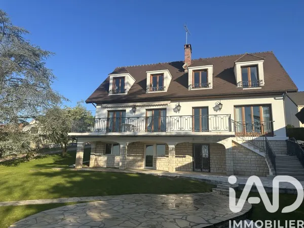 Maison 11 pièces 253 m²