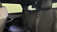 Peugeot 5008 Hybrid 145ch GT e-DCS6 — photo 13